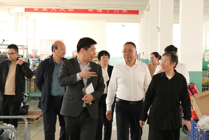 資訊|臨沂市商務局黨組成員、副局長莊金才一行蒞臨百華鞋業(yè)調研指導