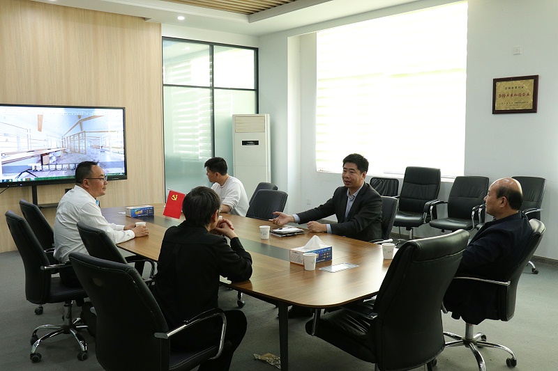 資訊|臨沂市商務局黨組成員、副局長莊金才一行蒞臨百華鞋業(yè)調研指導