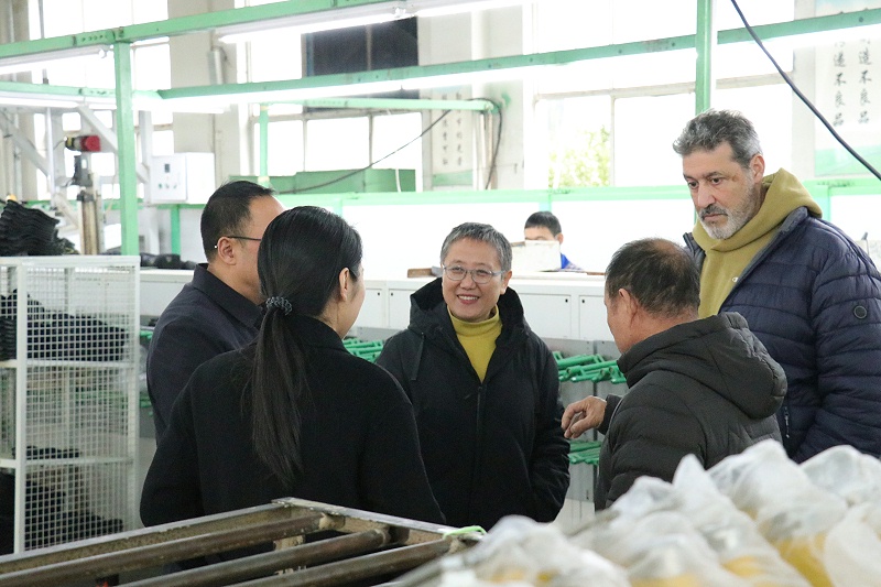 意大利RSA蒞臨百華鞋業(yè)洽談項目并成功簽約！