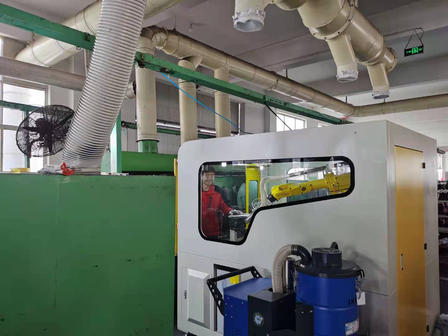 百華采用“全自動”設(shè)備，實現(xiàn)高速生產(chǎn)