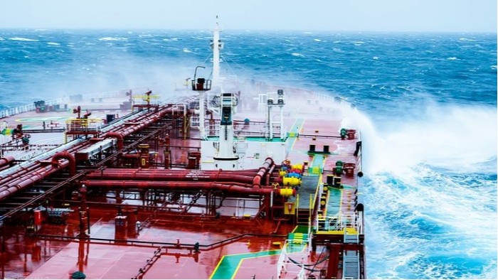 在海上平臺(tái)工作勞保鞋怎么選，才能讓人放心，答案來(lái)了！