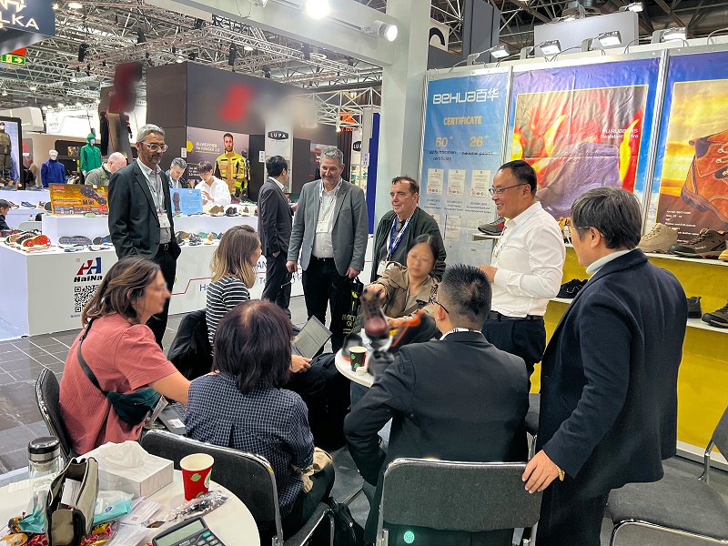 聚焦德國A+A：百華鞋業(yè)攜新品，開啟防護(hù)新體驗(yàn)！