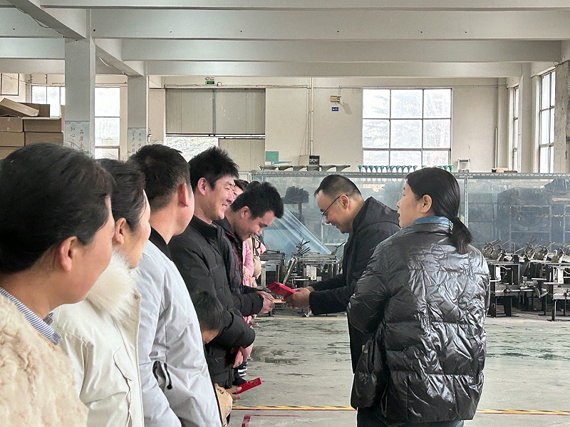 2024百華鞋業(yè)開(kāi)工大吉！蓄勢(shì)起航，乘龍而上！