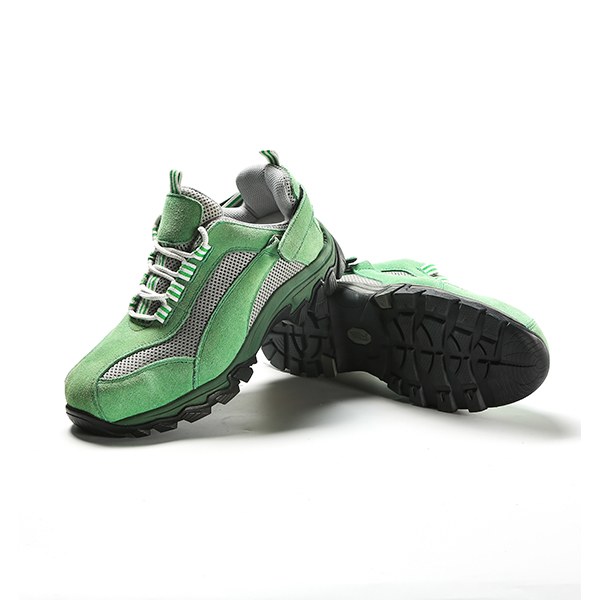 聽廠家聊聊：什么是防臭勞保鞋，答案來了！